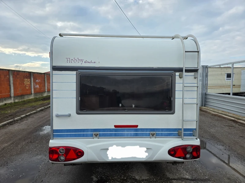 Каравана Adria Hobby Френска спалня, снимка 4 - Каравани и кемпери - 53296740