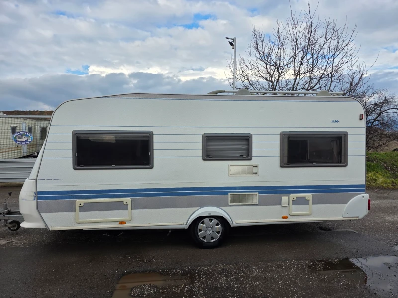 Каравана Adria Hobby Френска спалня, снимка 2 - Каравани и кемпери - 53296740