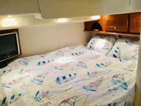 Моторна яхта Rinker 420, снимка 8