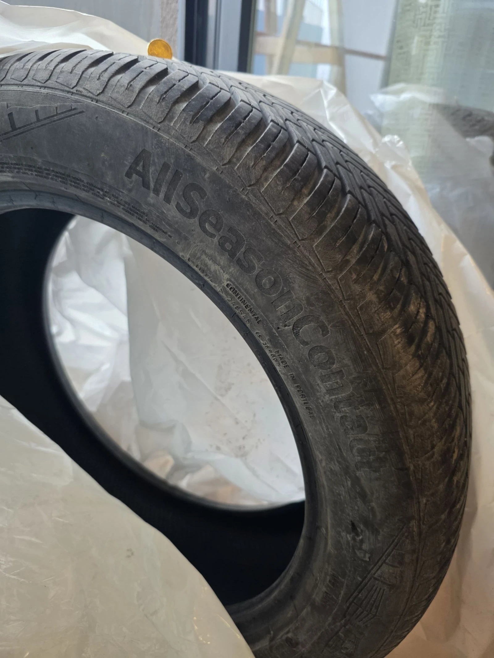 Гуми Всесезонни 235/55R19, снимка 2 - Гуми и джанти - 53943597