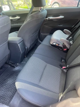 Toyota Auris, снимка 11