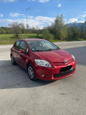 ������ Toyota Auris