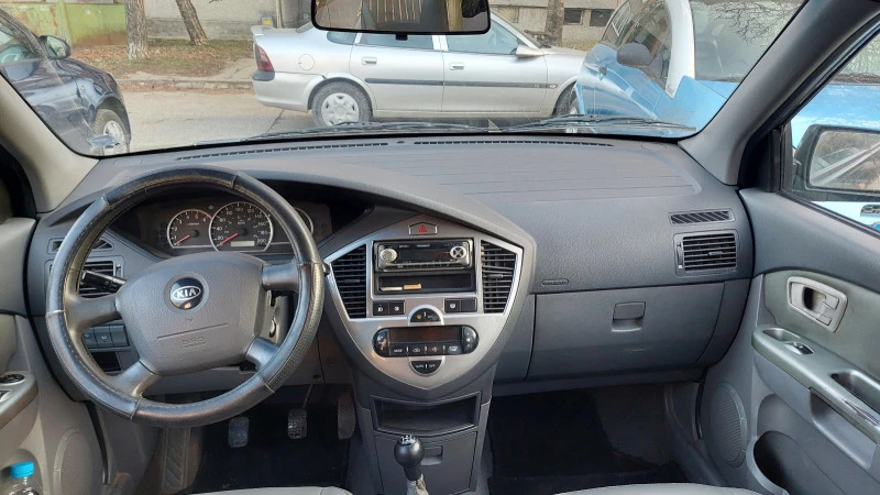 Kia Carens, снимка 5 - Автомобили и джипове - 46399866