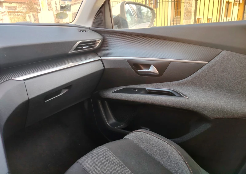 Peugeot 3008 1.6HDI Automatic, снимка 11 - Автомобили и джипове - 48983718