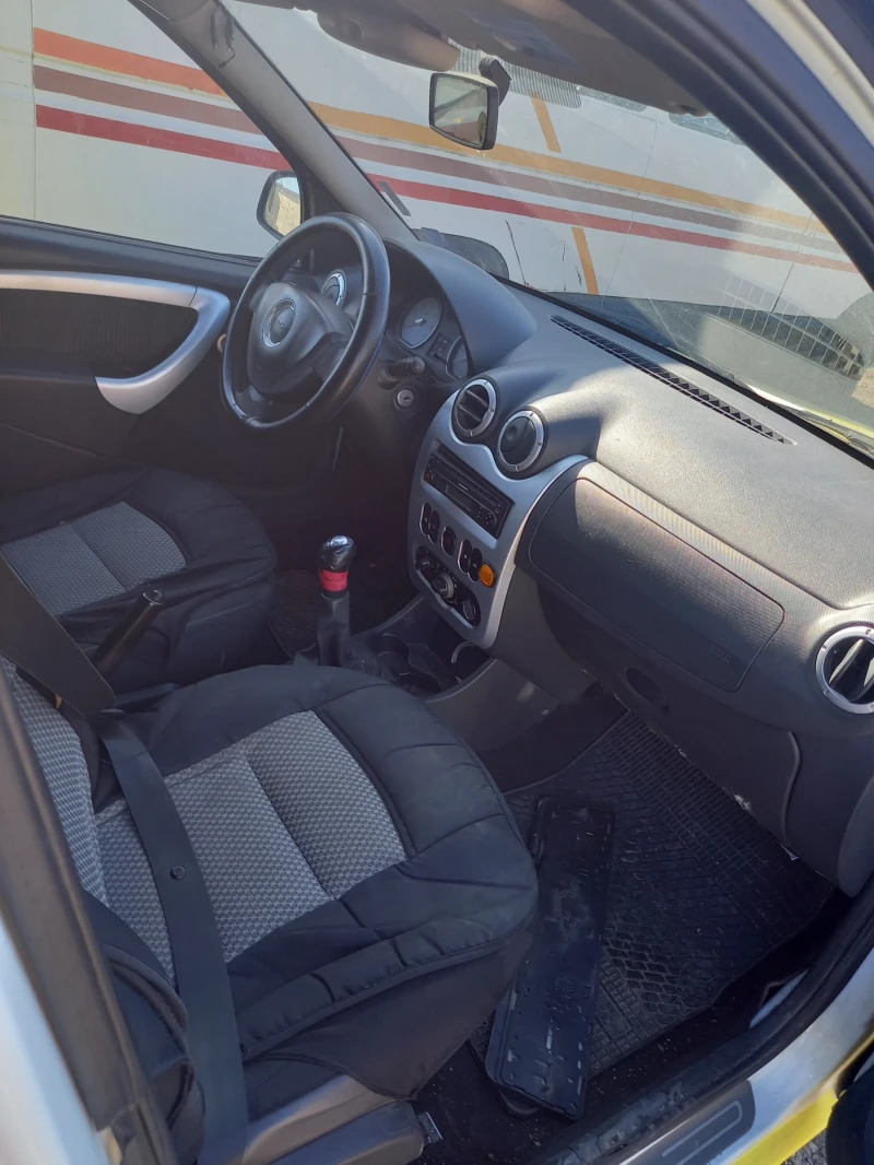 Dacia Logan 1.5 dci, снимка 4 - Автомобили и джипове - 52884807