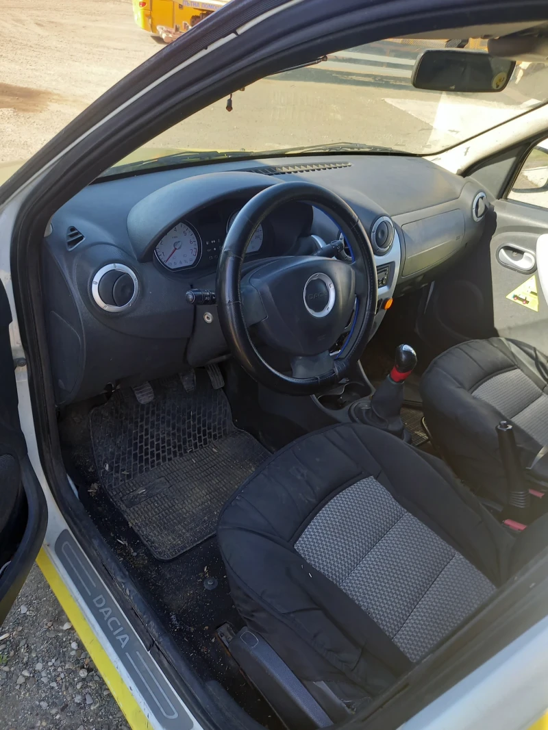 Dacia Logan 1.5 dci, снимка 5 - Автомобили и джипове - 52884807