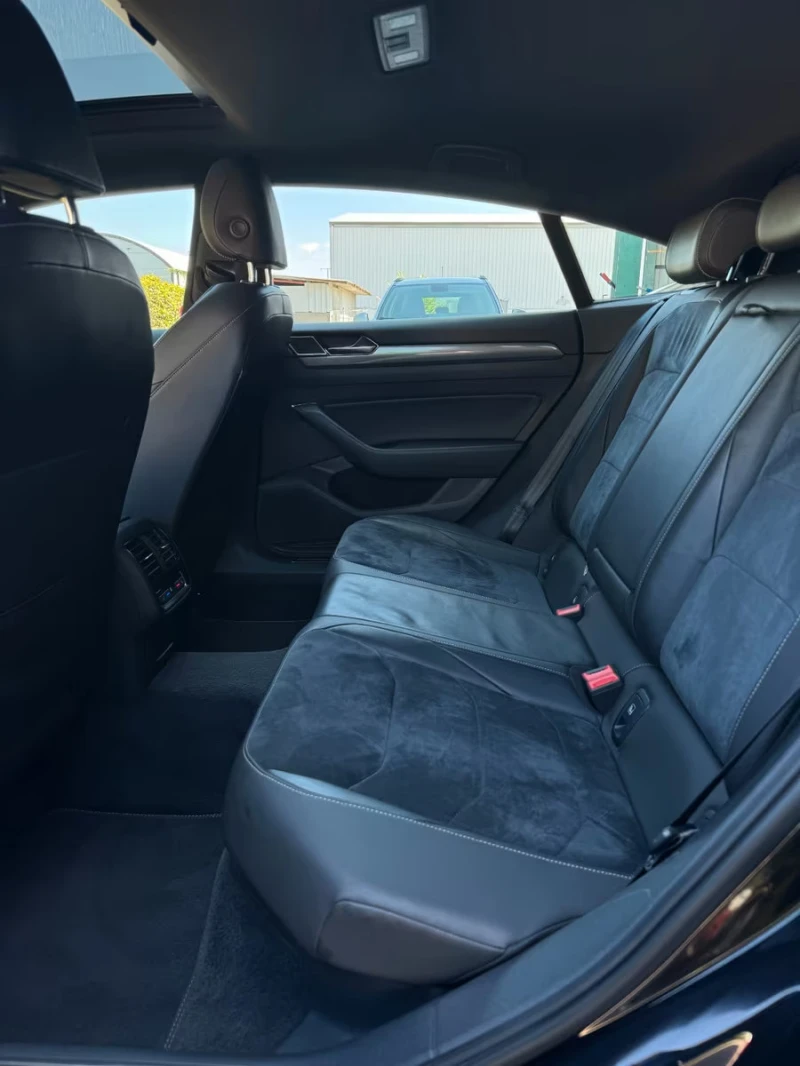 VW Arteon R-LINE/150HP/MASSAGE/KLESS/HUD/ACC/AMBI/LED/904f, снимка 12 - Автомобили и джипове - 52281273
