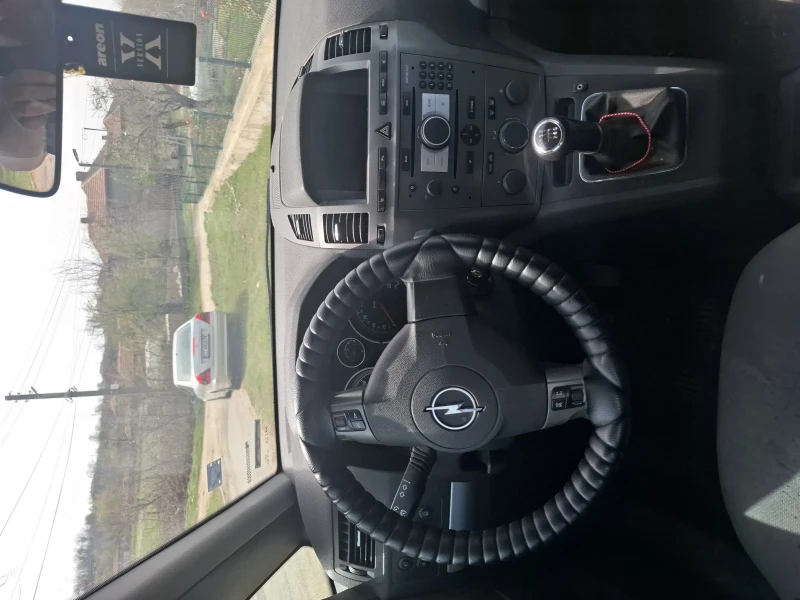 Opel Zafira, снимка 3 - Автомобили и джипове - 52382293