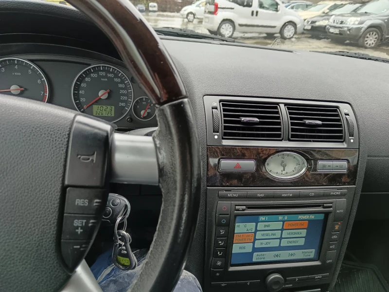 Ford Mondeo Хечбек , снимка 8 - Автомобили и джипове - 52680236