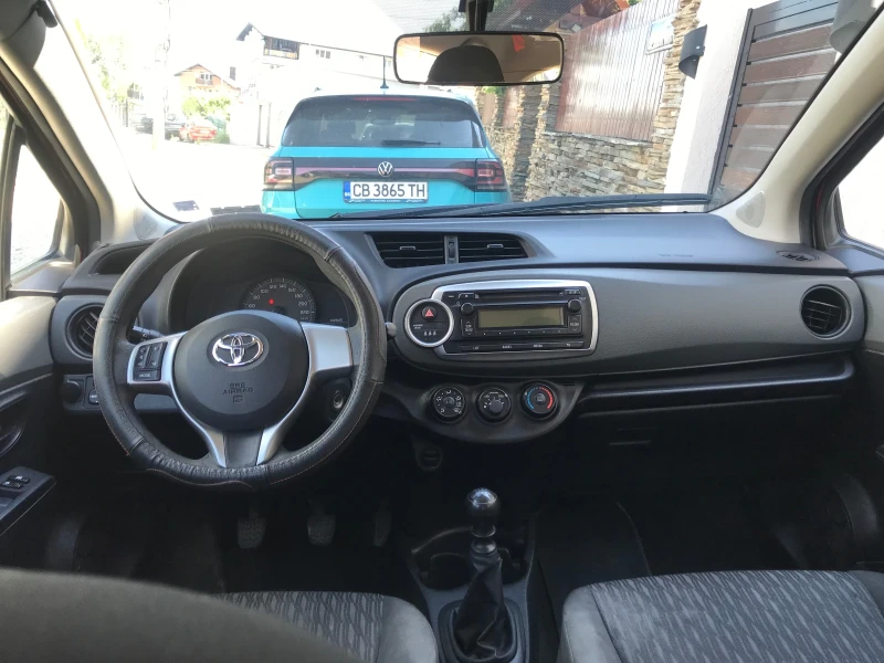 Toyota Yaris 1.3, снимка 7 - Автомобили и джипове - 53212814