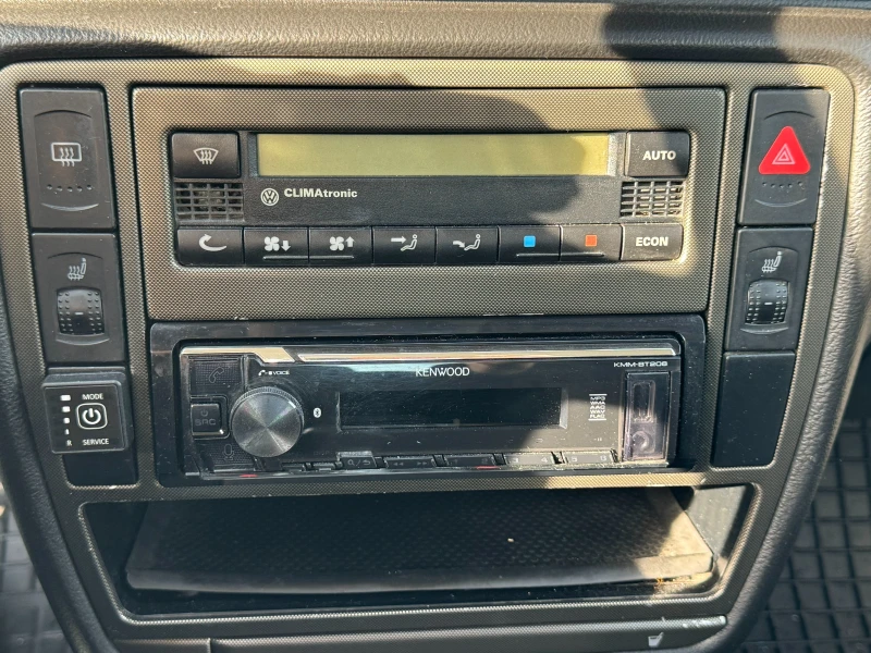 VW Passat 1.8 Turbo + LPG, снимка 12 - Автомобили и джипове - 53448395