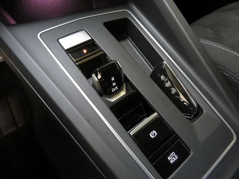 VW Golf 2.0 TDI PRESTIGE, снимка 11 - Автомобили и джипове - 54922460
