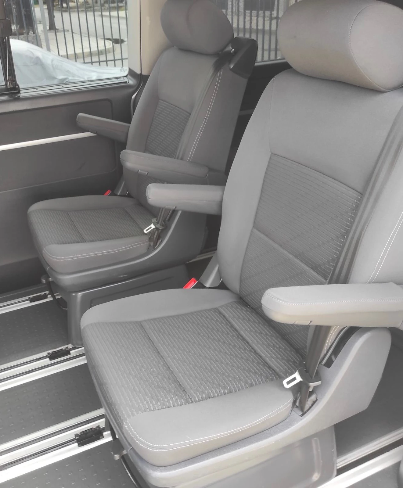 VW Multivan 2.0 TDI 4x4 | Mobile.bg   13