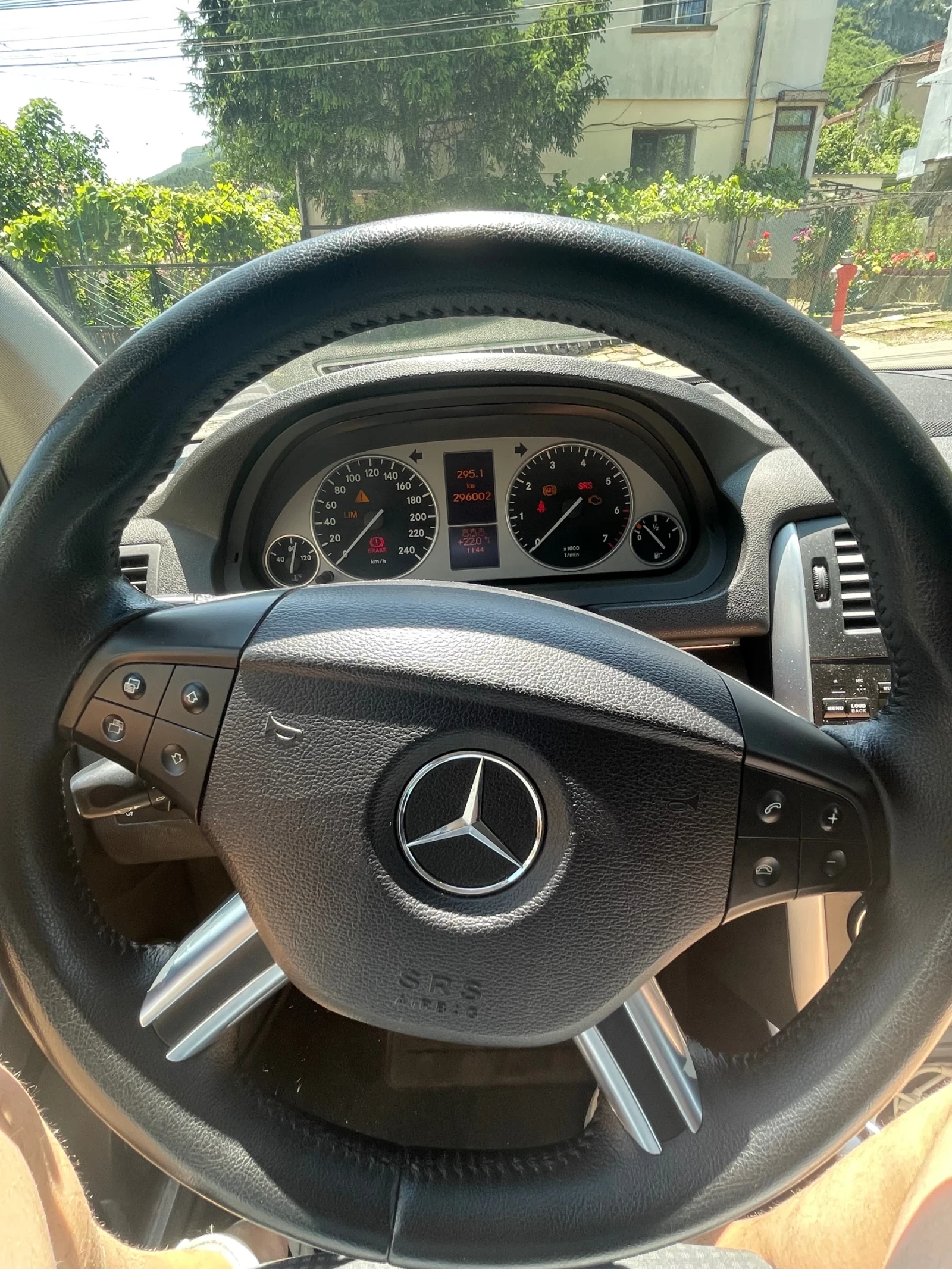 Mercedes-Benz B 220  - изображение 6