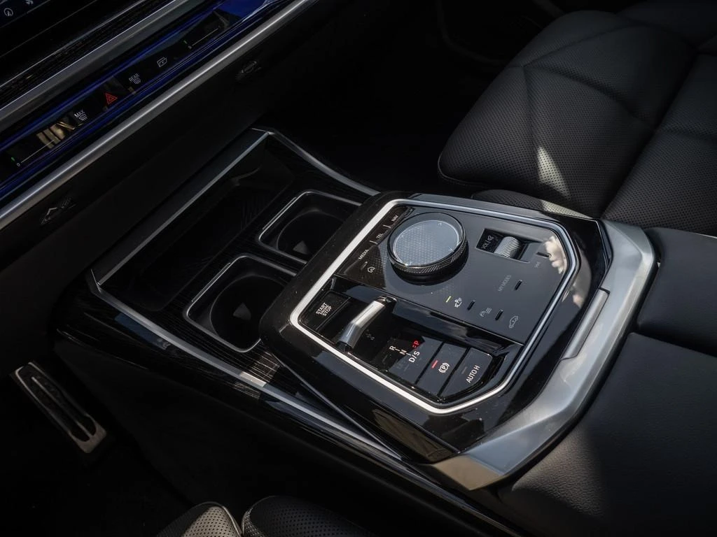 BMW 740 d/xDrive/M-SPORT/ICONIC GLOW/B&W/HEAD UP/360/LED/ - изображение 8