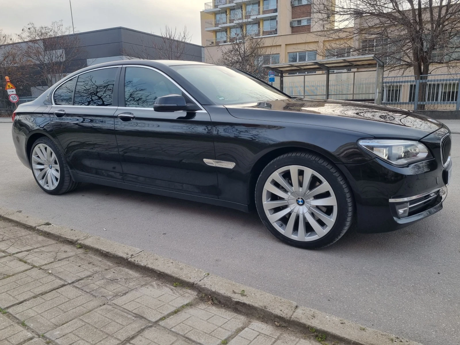 BMW 730 730 ХD  4?4 - изображение 2