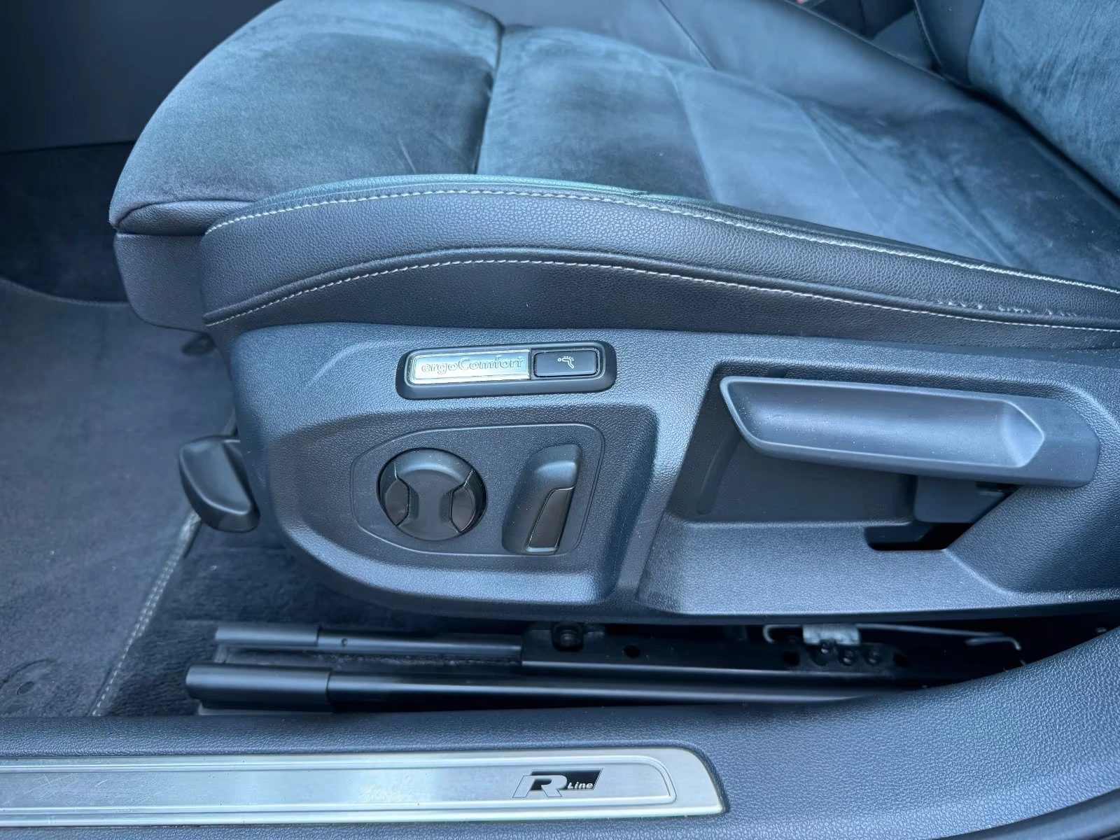 VW Arteon R-LINE/150HP/MASSAGE/KLESS/HUD/ACC/AMBI/LED/904f | Mobile.bg   11