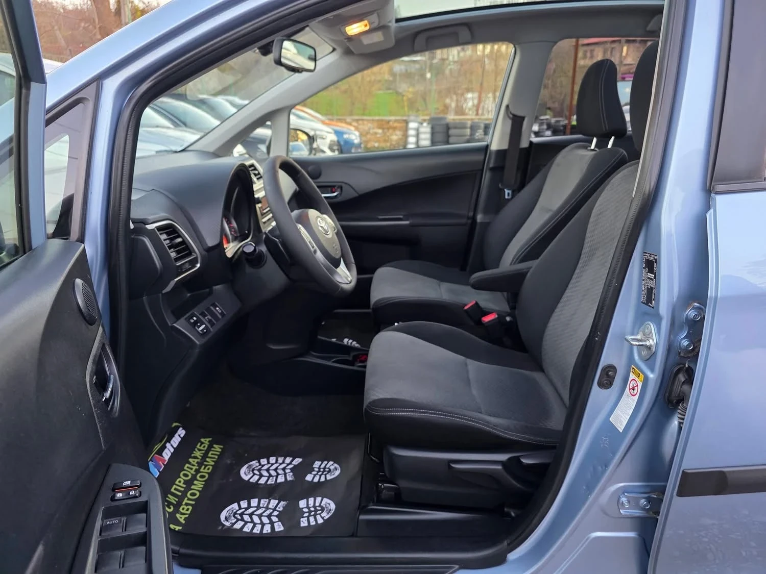 Toyota Verso S 1.33VVTi 99K.C. / АВТОМАТ / ПАНОРАМА / КЕЙЛЕС ГО - изображение 6