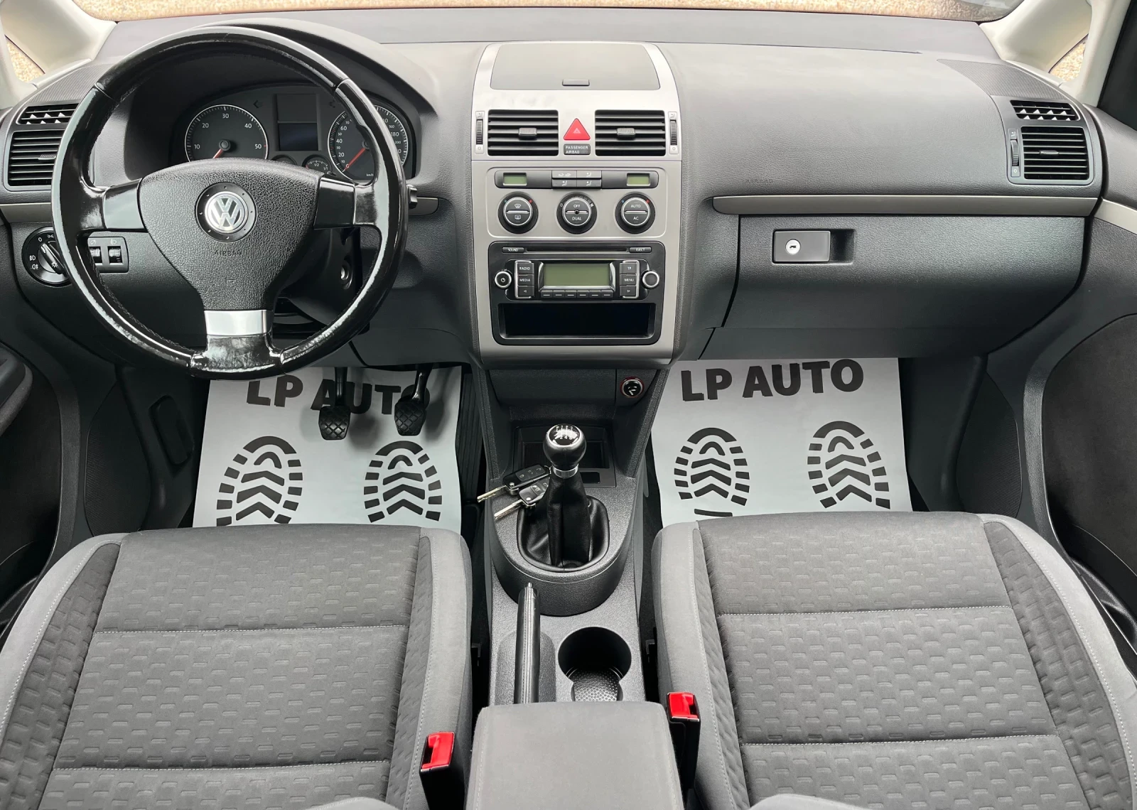 VW Touran 1.9tdi* 105k.c* 6-скорости* , снимка 8 - Автомобили и джипове - 53721786