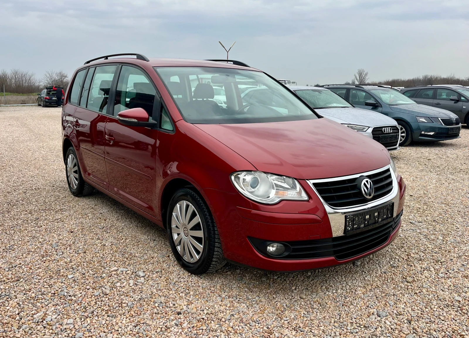 VW Touran 1.9tdi* 105k.c* 6-скорости* , снимка 2 - Автомобили и джипове - 53721786