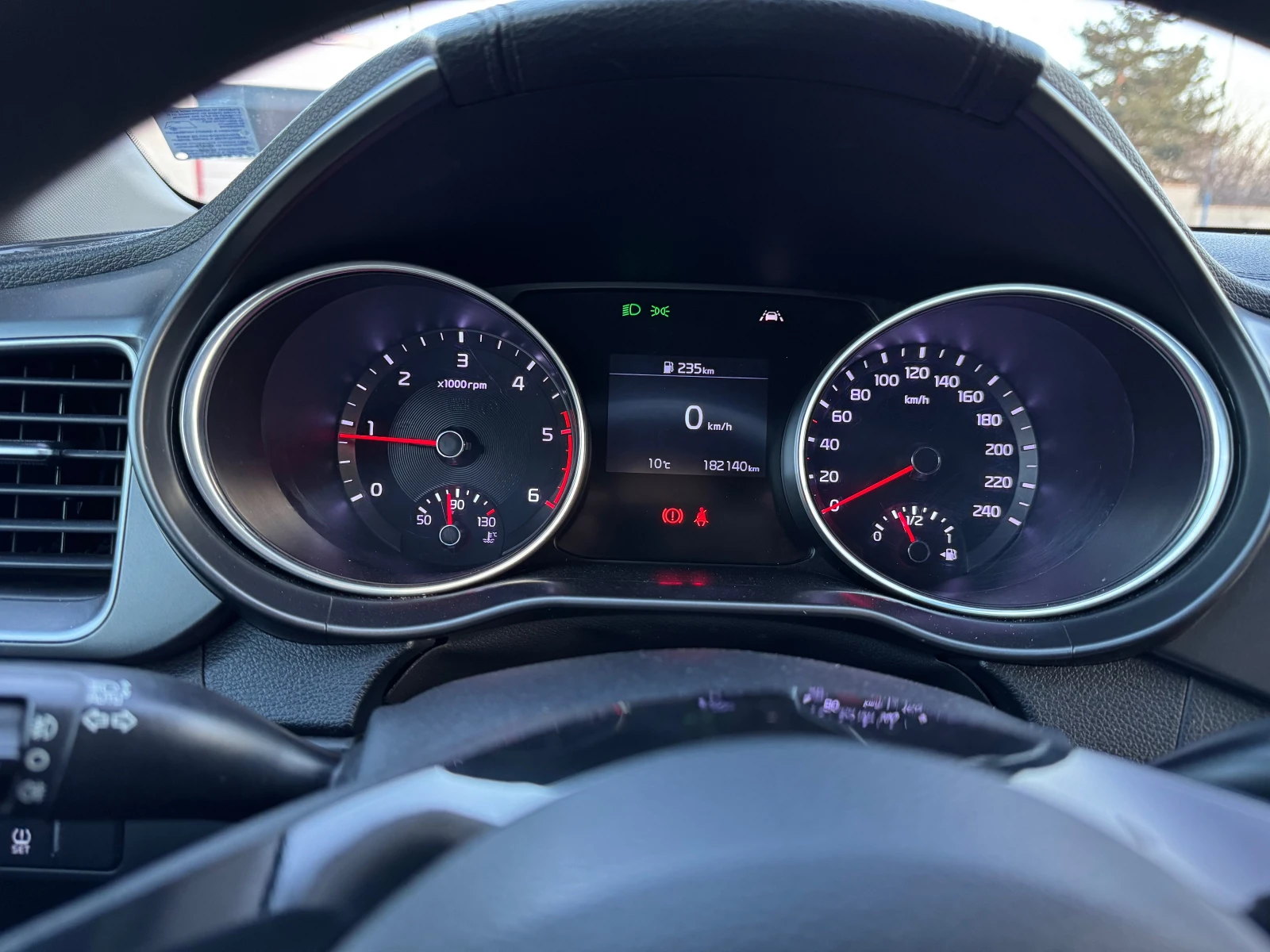 Kia Ceed 1.6, снимка 6 - Автомобили и джипове - 53847463