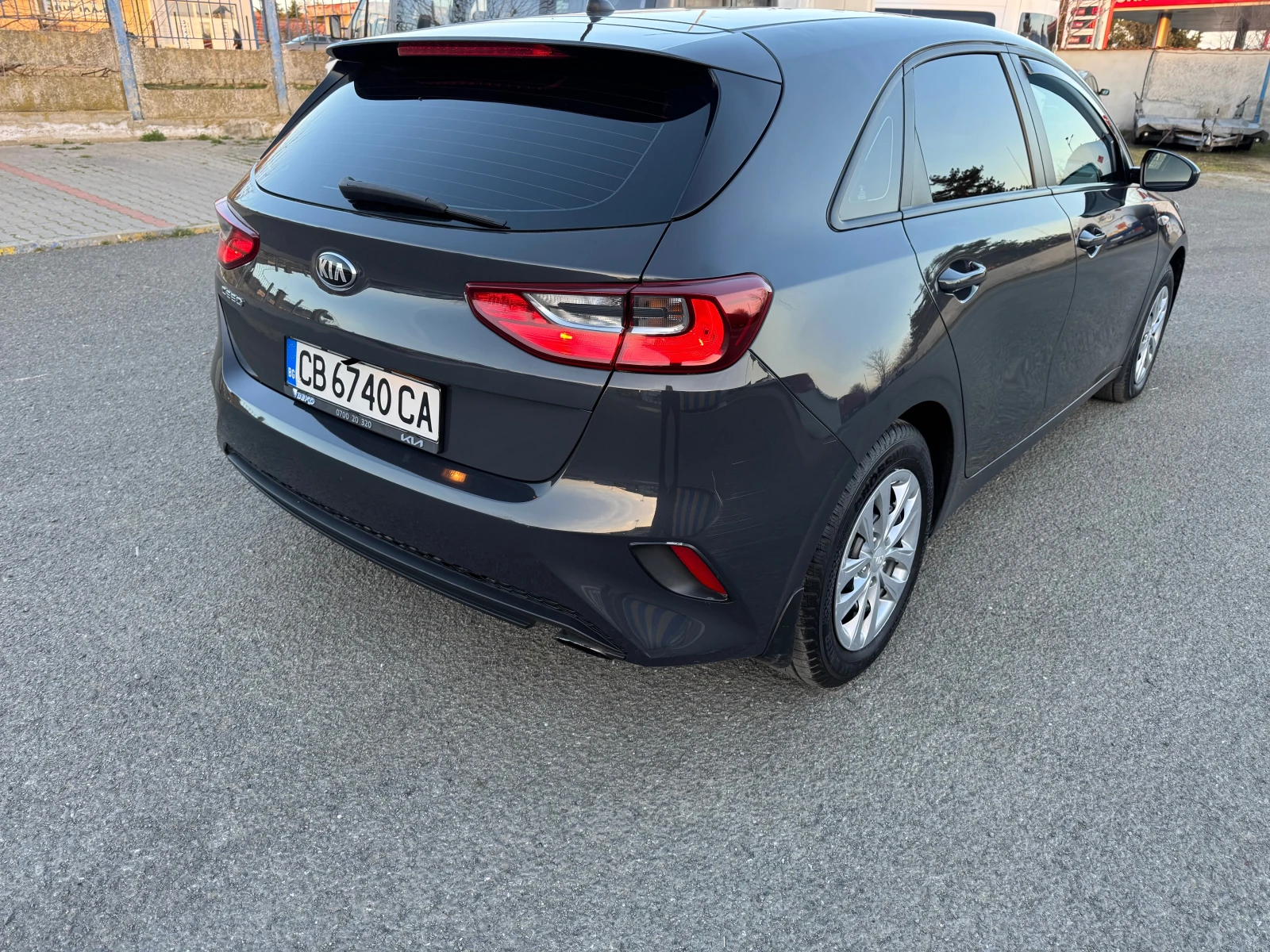Kia Ceed 1.6, снимка 4 - Автомобили и джипове - 53847463
