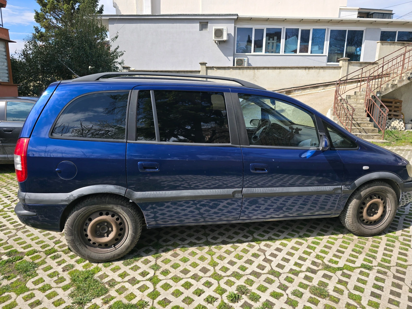 Opel Zafira, снимка 4 - Автомобили и джипове - 54043366
