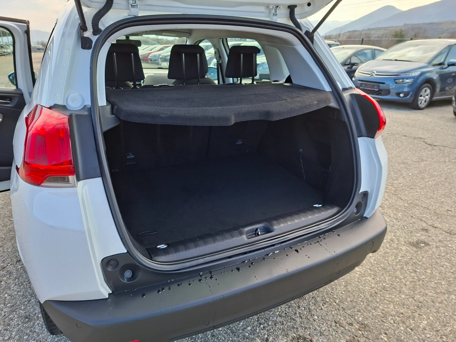 Peugeot 2008 1, 4 hdi, снимка 13 - Автомобили и джипове - 54056553