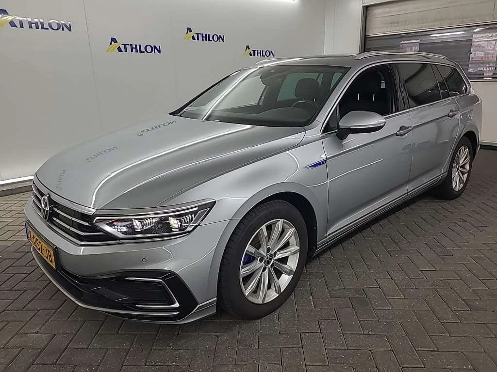 VW Passat Variant GTE 1.4 TSI Business, снимка 2 - Автомобили и джипове - 54146849
