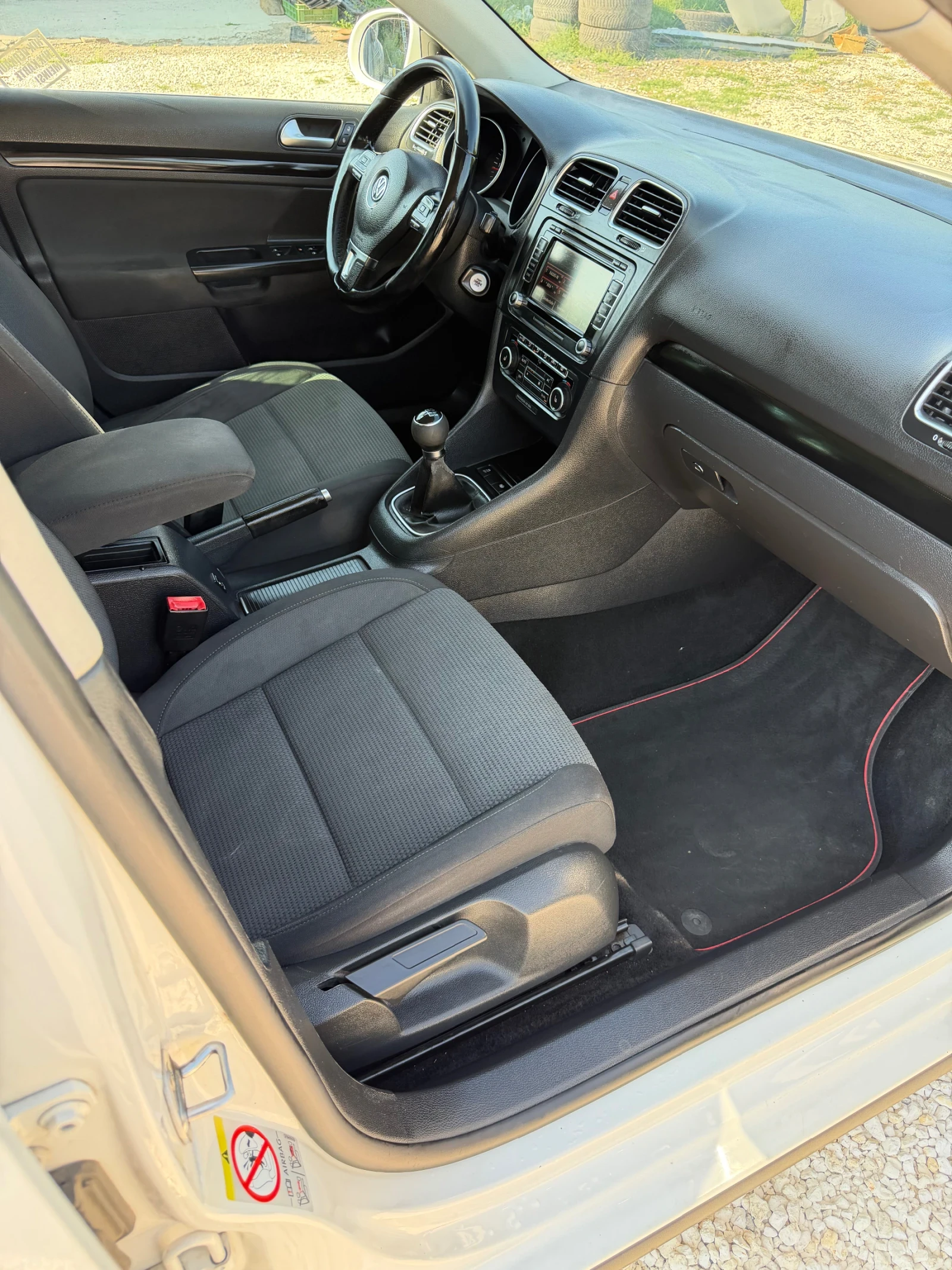 VW Golf 1.6 TDI 105 / NAVI, снимка 12 - Автомобили и джипове - 55364031