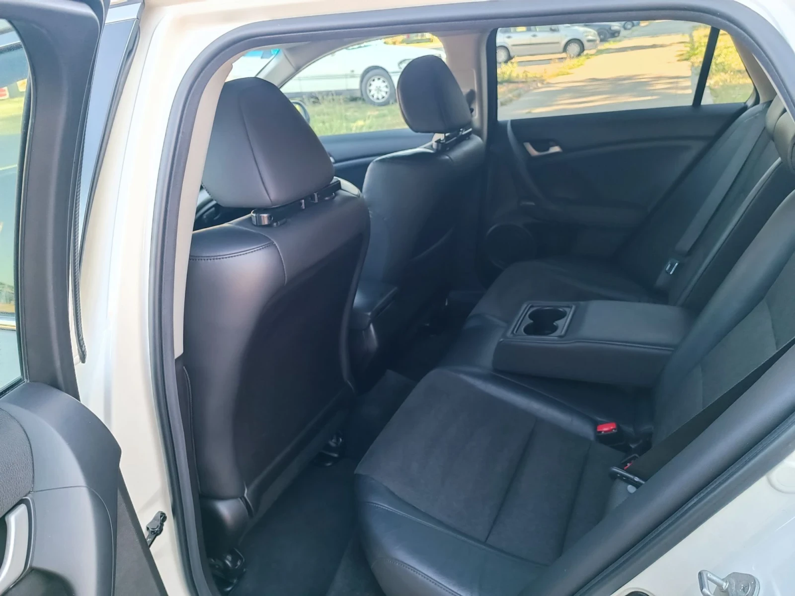 Honda Accord 2.4i-201кс-ШВЕЙЦАРИЯ-РЪЧКА-6ск-FACELIFT-TypeS, снимка 11 - Автомобили и джипове - 55694151