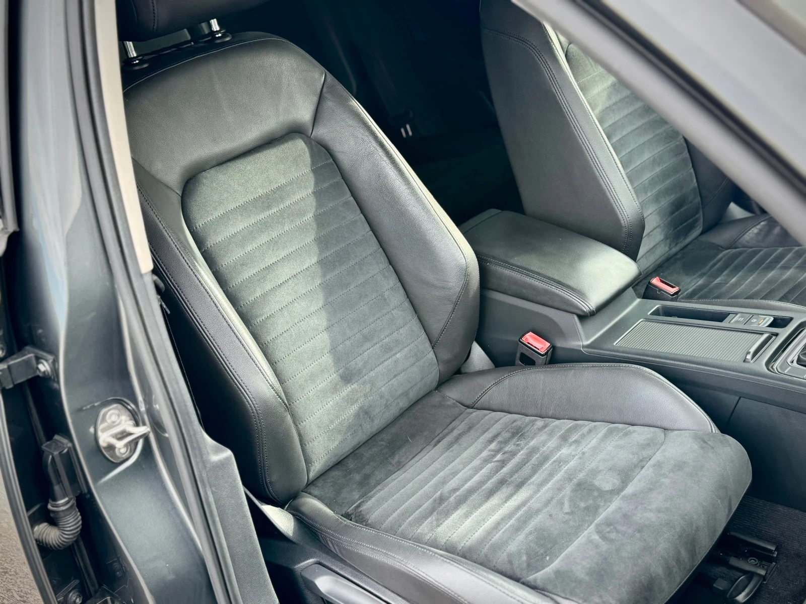 VW Passat 2.0tdi HIGHLINE - DIGITAL - DSG | Mobile.bg � ����������� 10