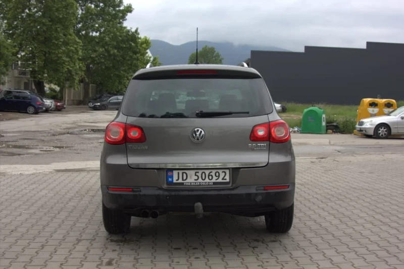 VW Tiguan, снимка 11 - Автомобили и джипове - 48159227