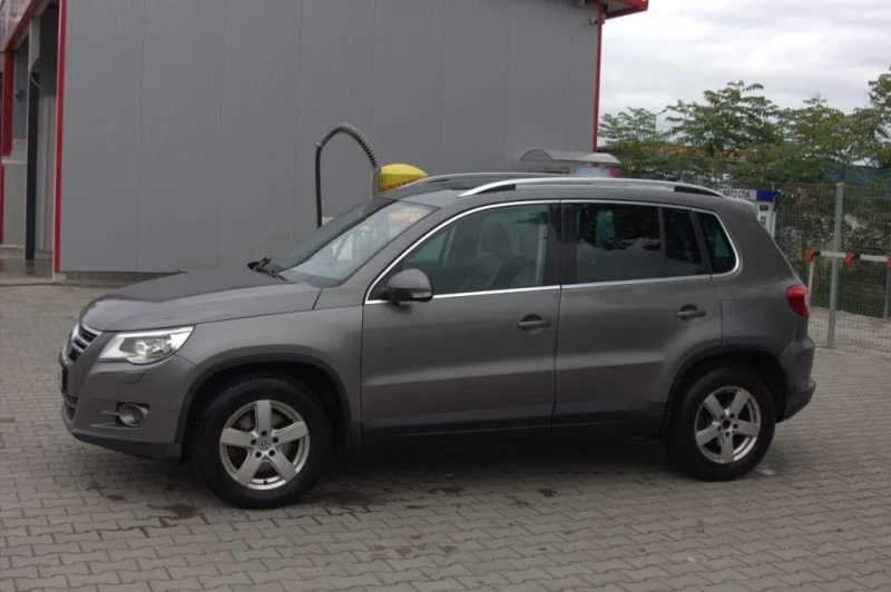 VW Tiguan, снимка 1 - Автомобили и джипове - 48159227