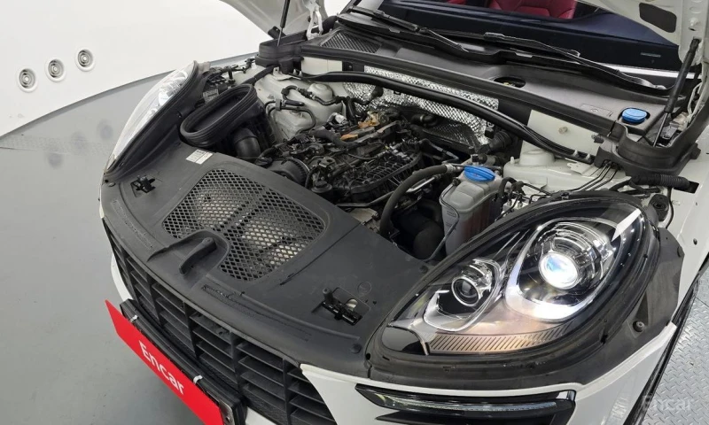 Porsche Macan, снимка 6 - Автомобили и джипове - 52322797