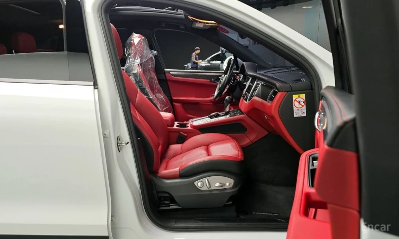 Porsche Macan, снимка 11 - Автомобили и джипове - 52322797