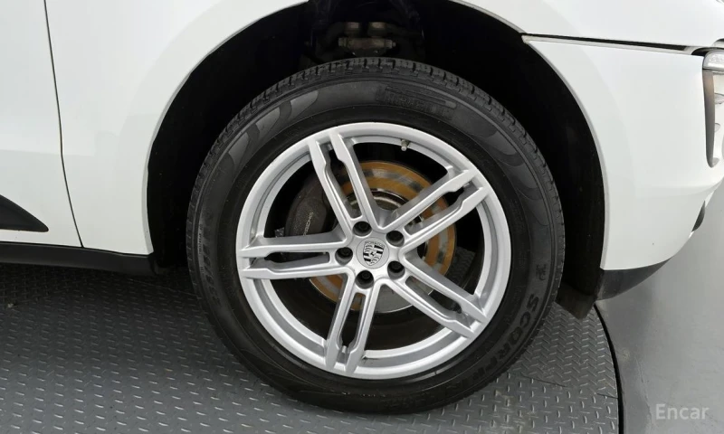 Porsche Macan, снимка 5 - Автомобили и джипове - 52322797