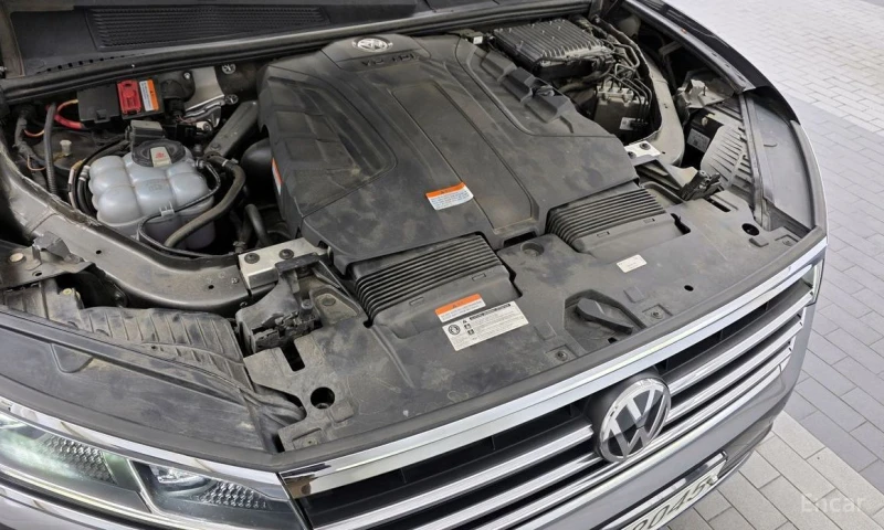 VW Touareg, снимка 6 - Автомобили и джипове - 53375356