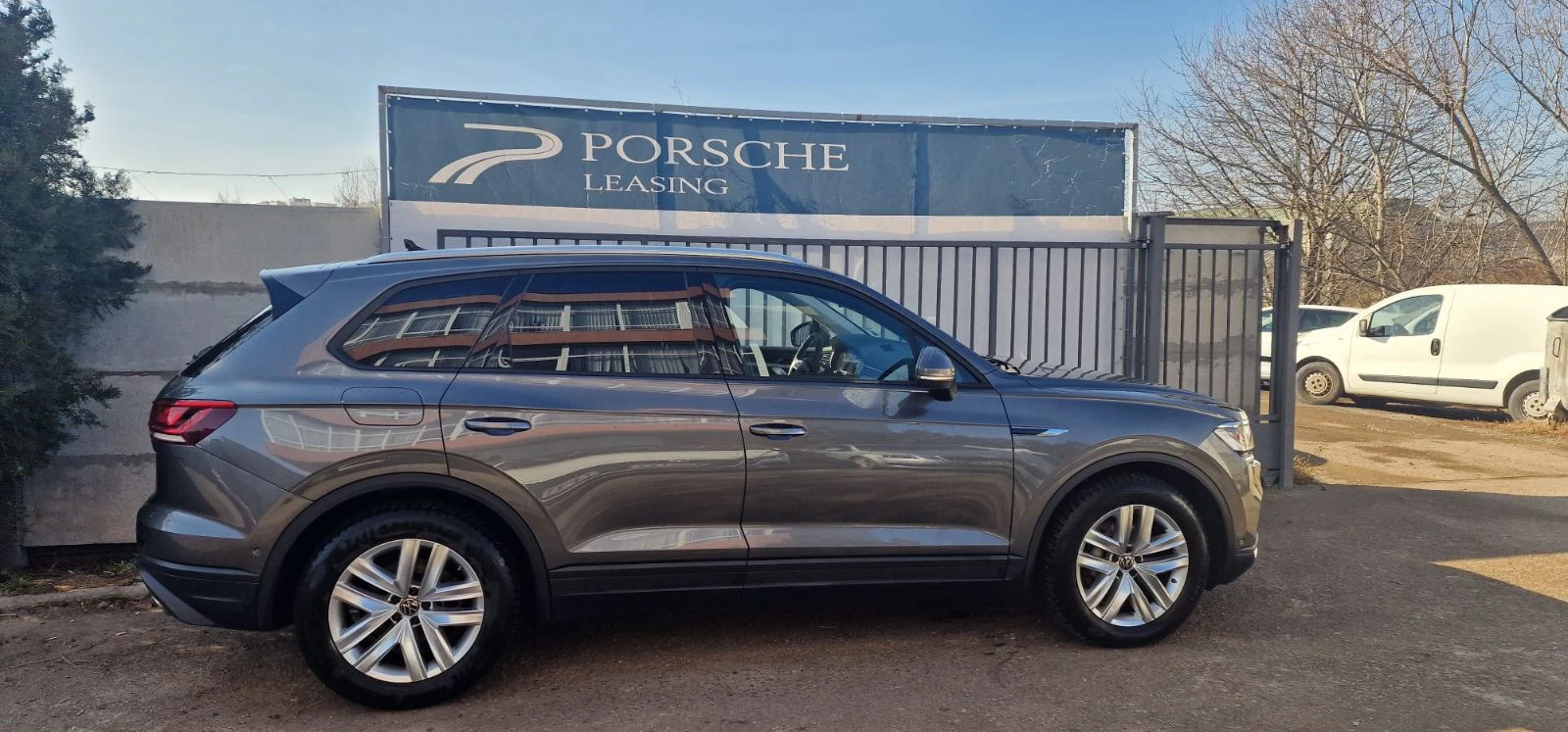VW Touareg  3.0TDI - изображение 2