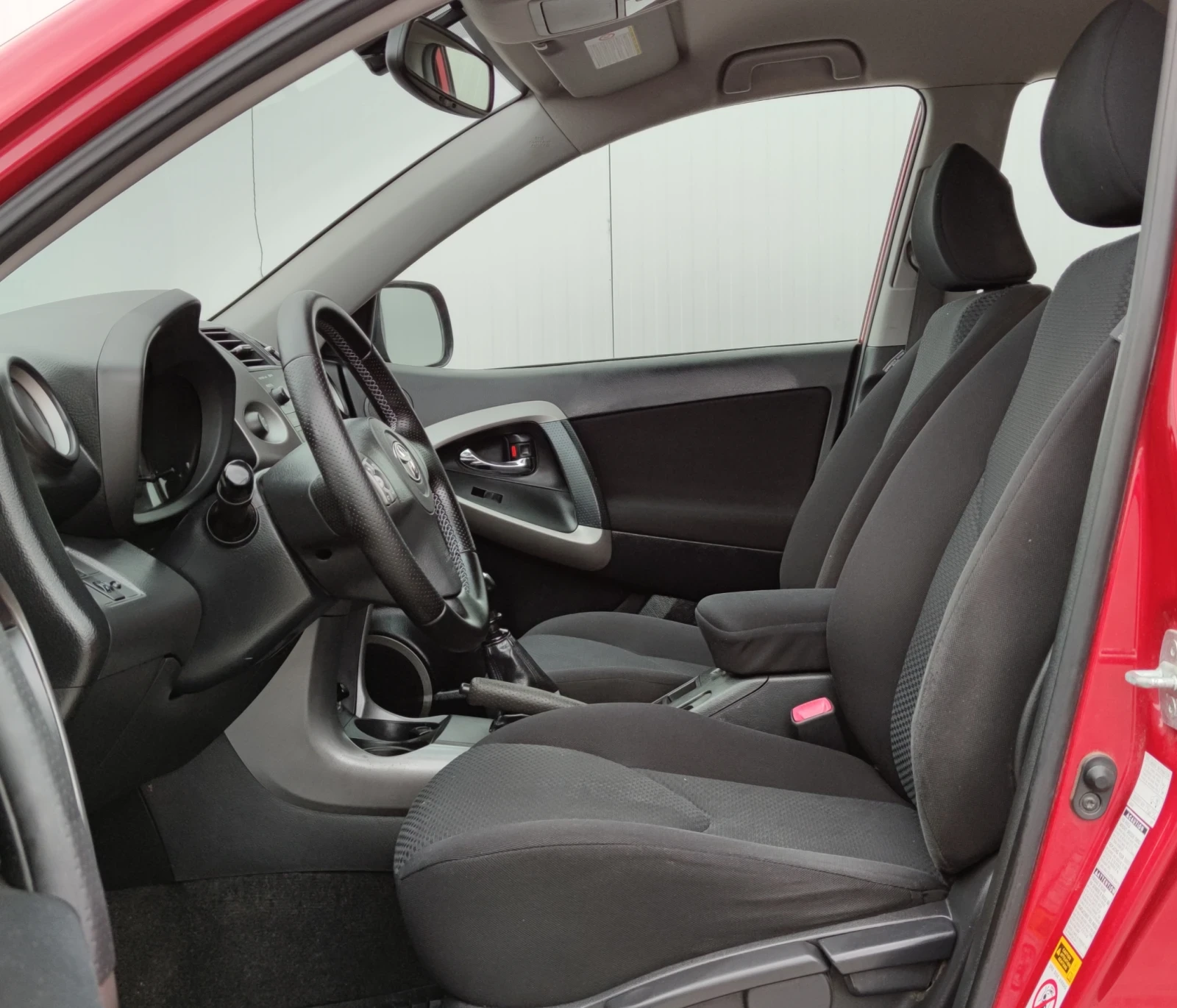 Toyota Rav4 2.2D4D* 136к.с* KEYLESS GO*  - изображение 9