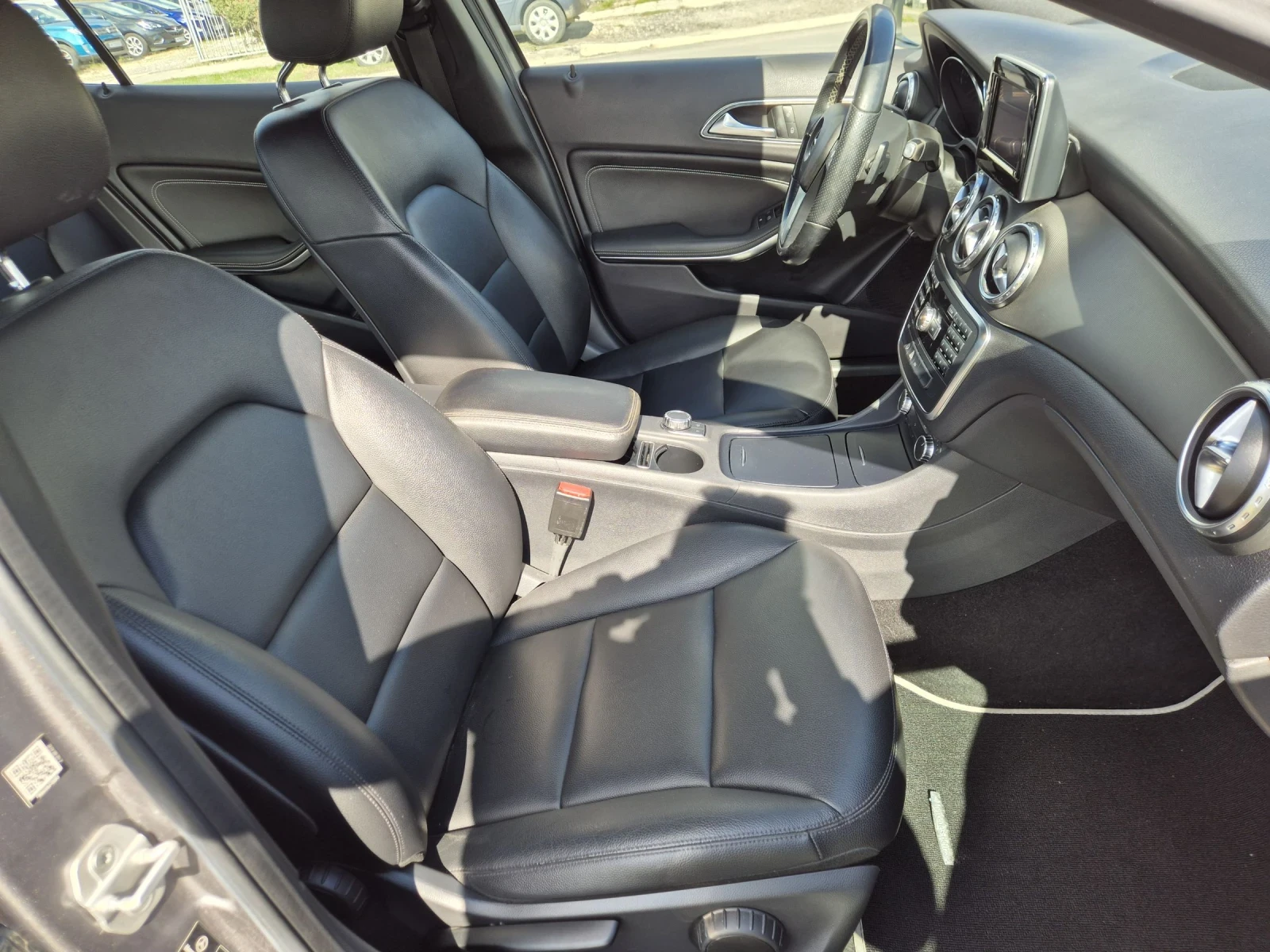 Mercedes-Benz GLA 200 GLA200 FULL OPTION , снимка 10 - Автомобили и джипове - 54081294