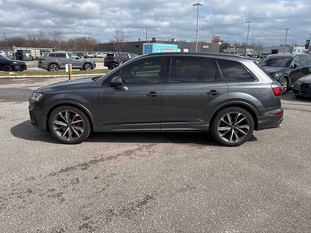 Audi SQ7 * 2 КЛЮЧА * ДИСТРОНИК * 360* ОБДУХВАНЕ, снимка 2 - Автомобили и джипове - 54184799