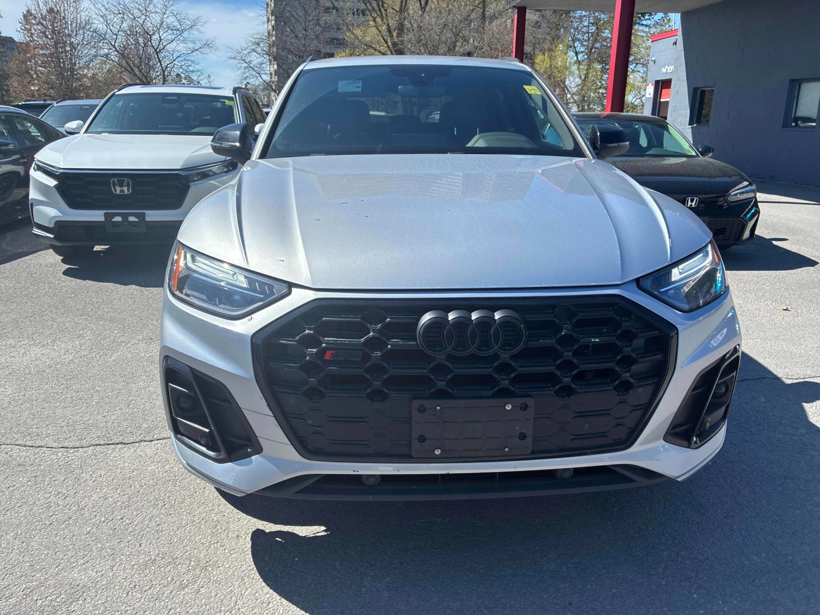 Audi SQ5 * * CARFAX * * АВТО КРЕДИТ * * Цена до БГ * * , снимка 2 - Автомобили и джипове - 54544607
