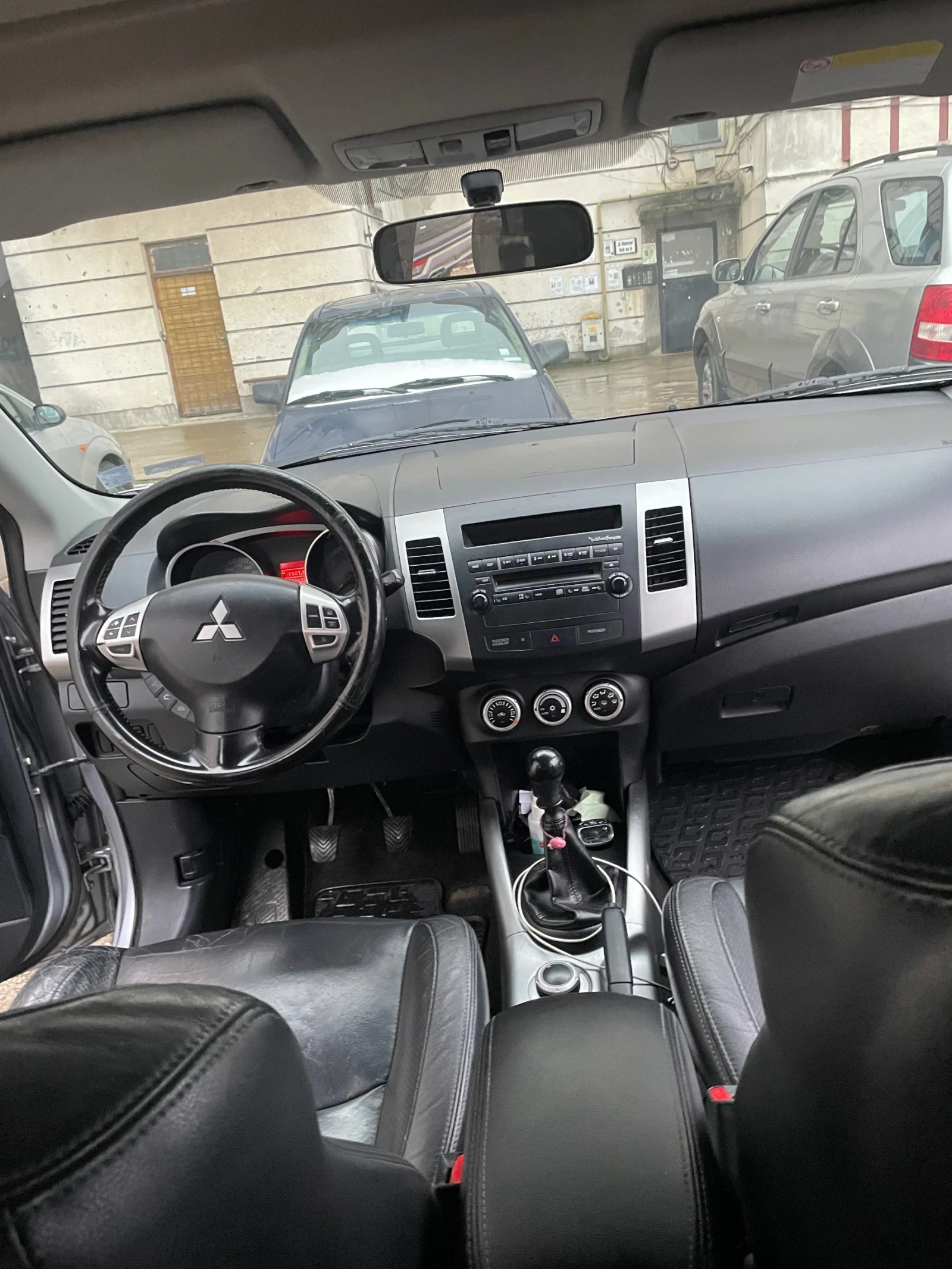 Mitsubishi Outlander, снимка 2 - Автомобили и джипове - 54682563