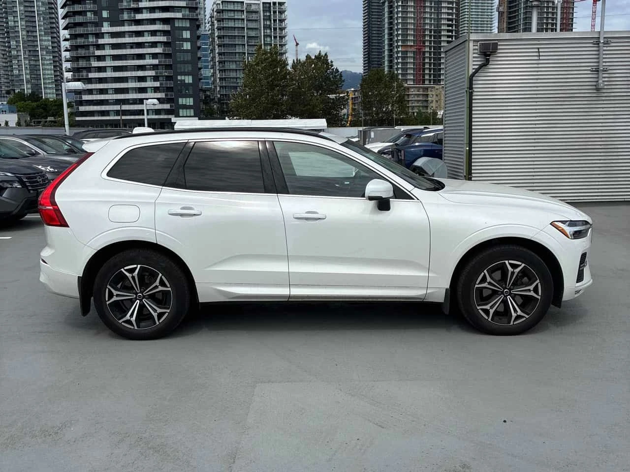 Volvo XC60 Momentum | CARFAX | БЕЗ ПЪРВОНАЧАЛНА ВНОСКА, снимка 5 - Автомобили и джипове - 55081830