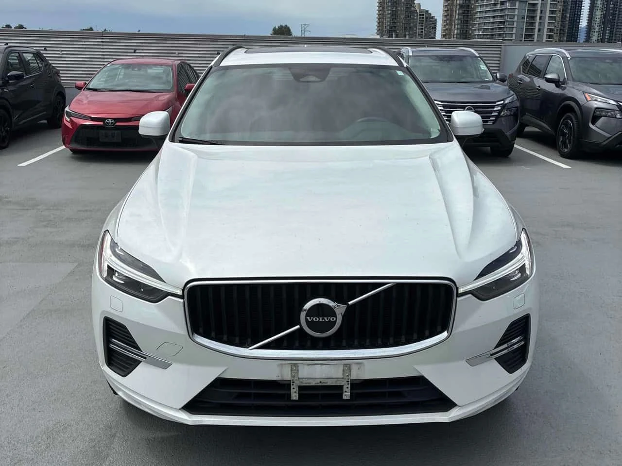Volvo XC60 Momentum | CARFAX | БЕЗ ПЪРВОНАЧАЛНА ВНОСКА, снимка 2 - Автомобили и джипове - 55081830