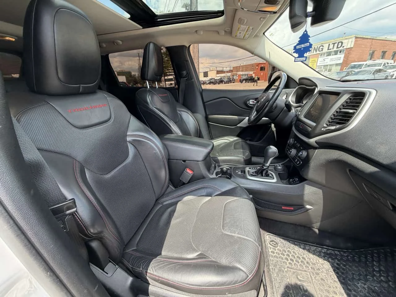 Jeep Cherokee * Trailhawk Leather Plus * CARFAX * ЦЕНА ДО БГ, снимка 15 - Автомобили и джипове - 55245630