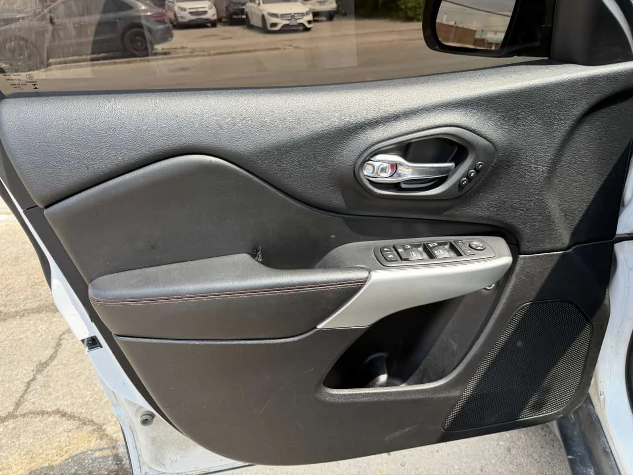 Jeep Cherokee * Trailhawk Leather Plus * CARFAX * ЦЕНА ДО БГ, снимка 16 - Автомобили и джипове - 55245630