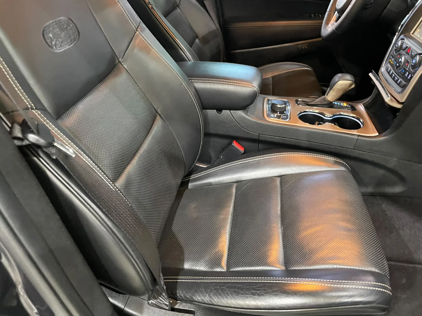 Jeep Grand cherokee 3.6 V6 ! Overland !, снимка 9 - Автомобили и джипове - 55283661