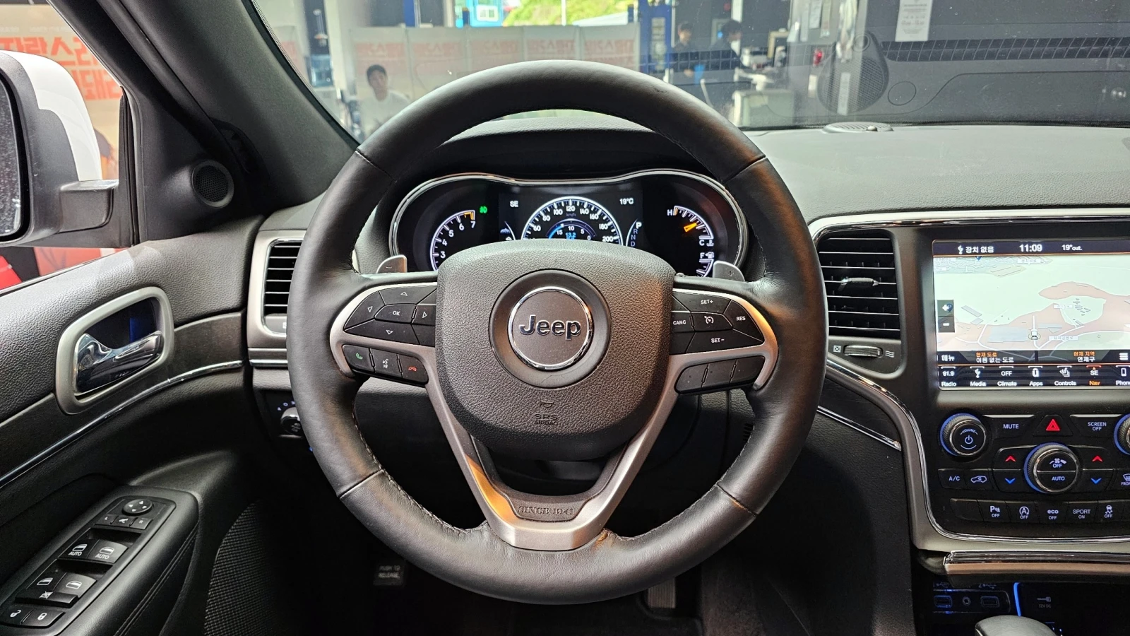 Jeep Grand cherokee Limited 3.6 Pentastar 4x4, снимка 12 - Автомобили и джипове - 55481782